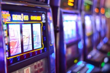 1z bet apk মোবাইল অ্যাপ ইন্টারফেস - ক্রিকেট বেটিং এবং স্লট গেম